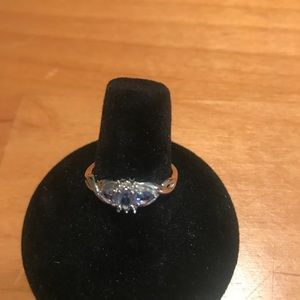 Adorable 10 K White Gold Tanzanite Ring